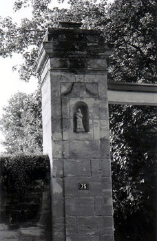 French driveway post niche minature grotto.