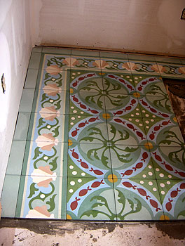 laying a tile rug