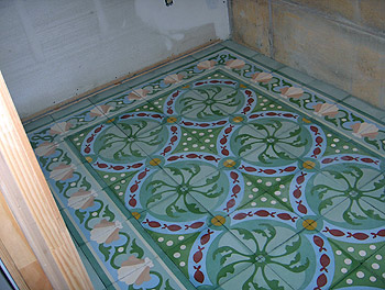 villa lagoon tile with fish and sea shells