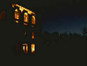 DAC-ART house at night