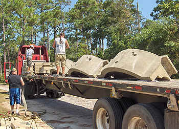 Delivery of concrete cornices, curved sections